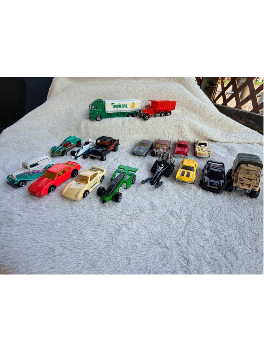 Vintage Hot Wheels & 1 Matchbox Die-Cast Car Lot of 17 1970s-1990s Mixed Cars